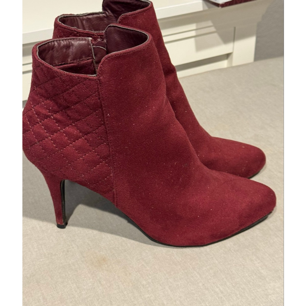 Women's dexflex comfort Burgundy Quilted vegan faux suede Ankle Boots Size 11